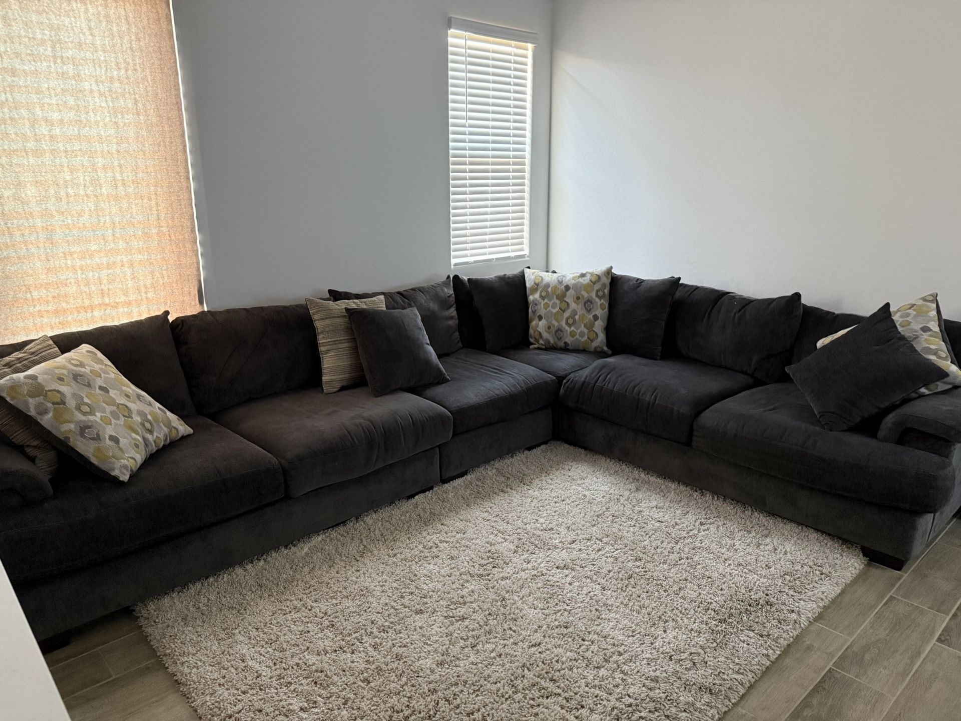 Grey Sectional Sofa/couch