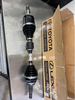 2019 Toyota Highlander OEM axle assemblies drive/passenger side