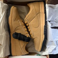 Nike Dunk Low (Size 10.5)