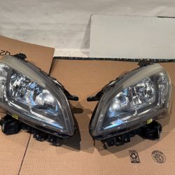 Ram promaster City Headlights