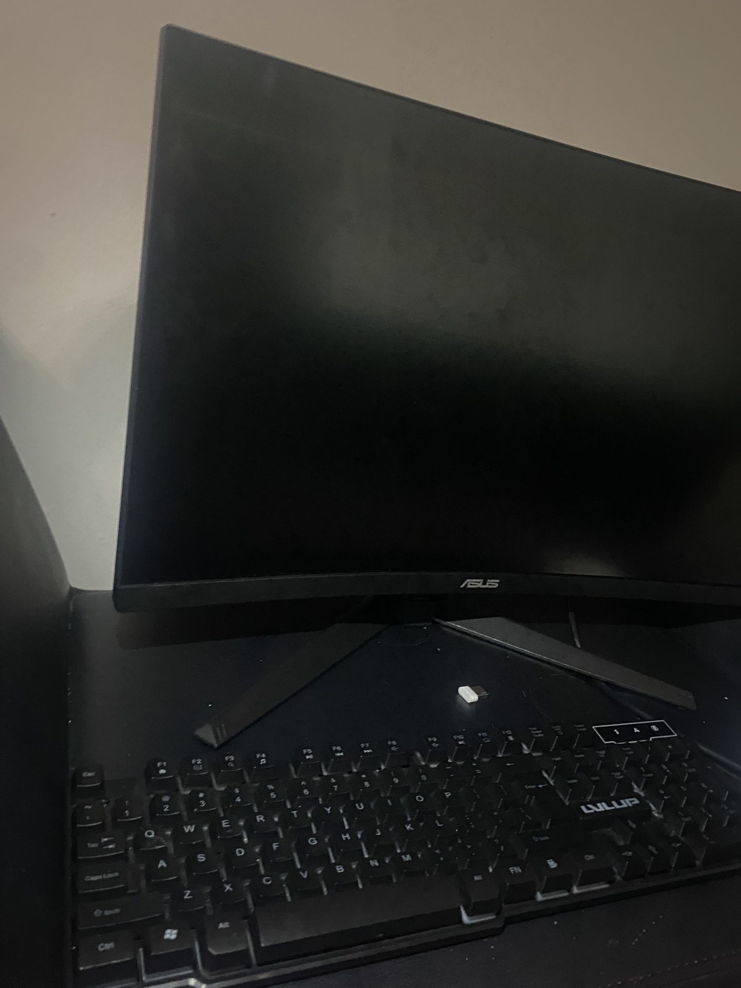 Monitor/keyboard And Mouse Set