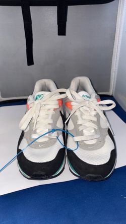 Nike Air Max Low-Top Sneakers