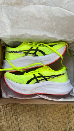 ASICS Women's Magic Speed 4