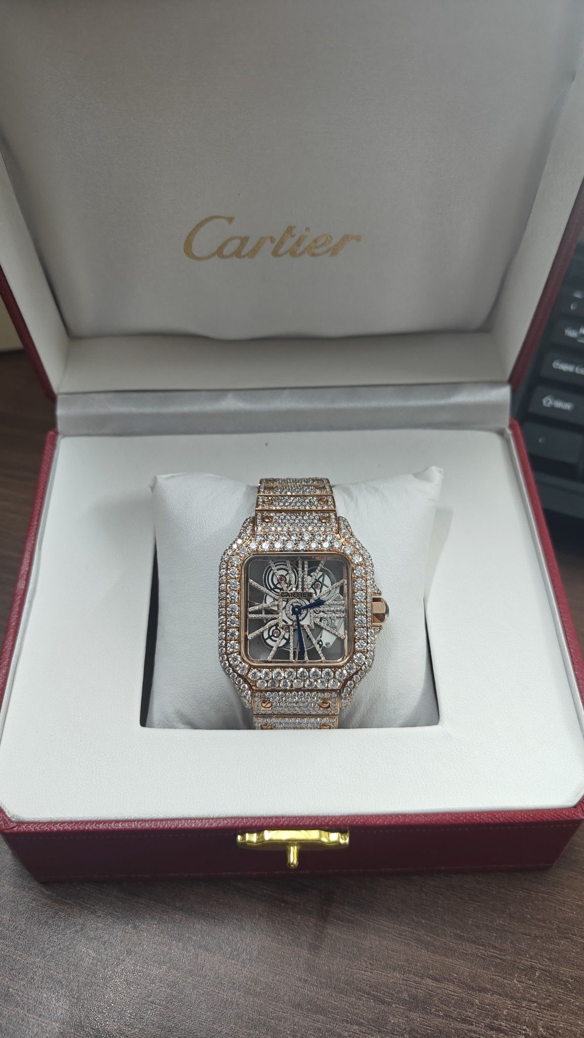 VVS WATCH THE WATCH PLUG