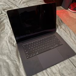MacBook Air 15" Laptop - M2 chip Built for Apple Intelligence - 8GB Memory - 512GB SSD - Midnight