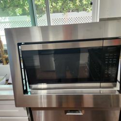 Samsung new microwave with trim kit