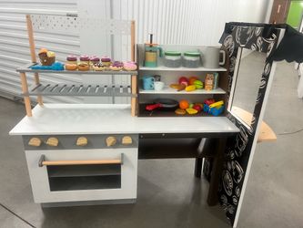 Little Tikes Play Kitchen