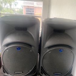 Mackie Speakers 