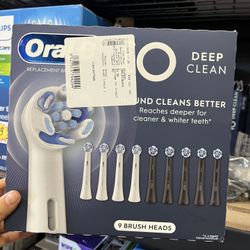Oral B- replacement Brush Heads