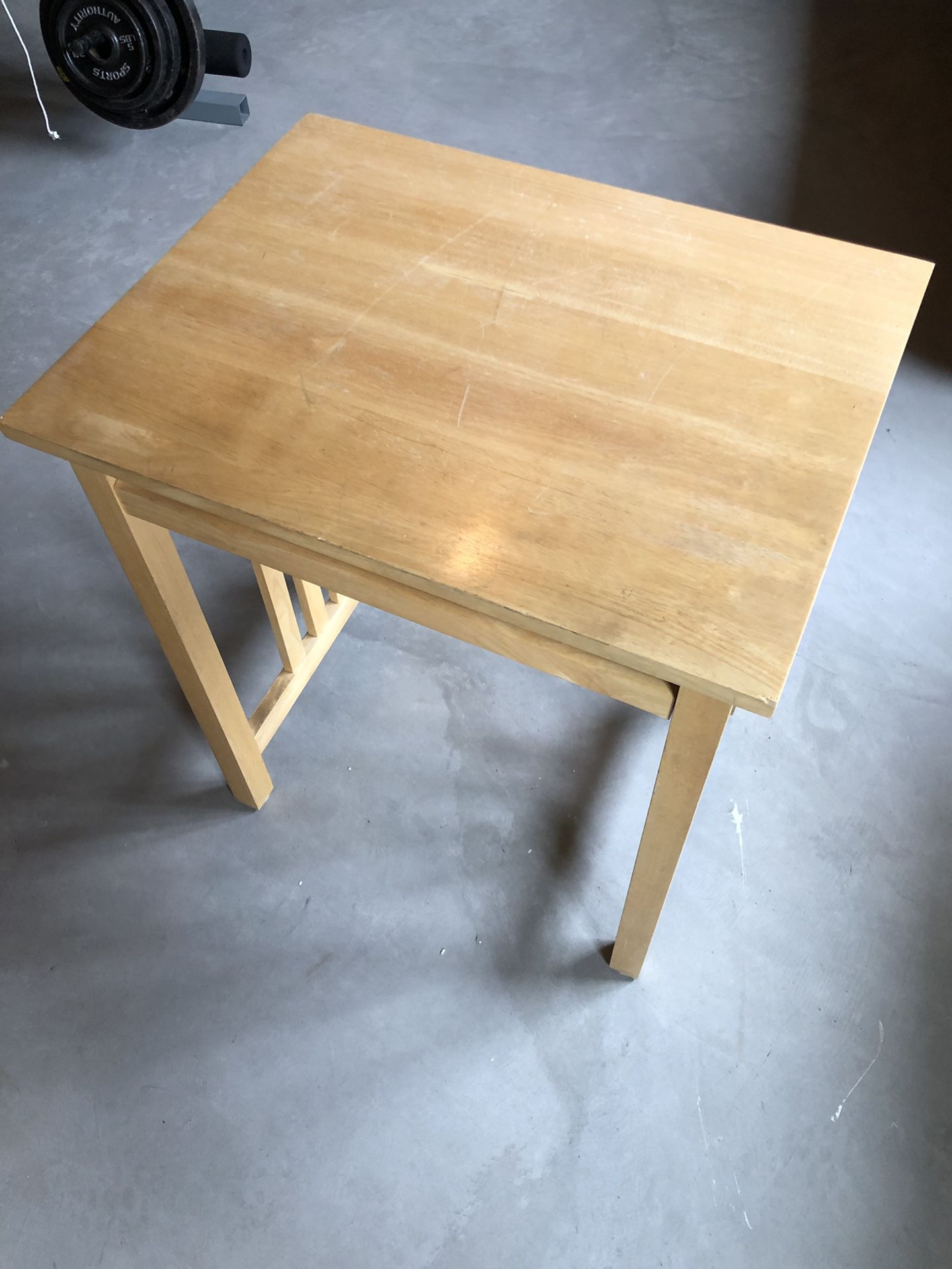 Small computer table with pull-out shelf