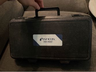 Refrigerant leak detector