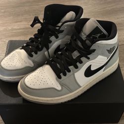 Air Jordan 1 Mid Smoke Grey Size 7.5 Women’s 