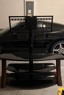 Entertainment center with tv mount