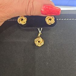 10k Pendant &earrings Set Perfect For Mothers Day 