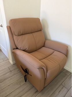 Essentially brand new electric recliner chair! 200$