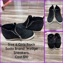 Size 4 Black Girls Soda Brand Wedge Sneakers 