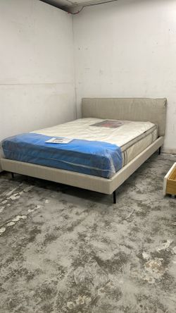 Queen Platform Bed Frame BLACK FRIDAY SALE!