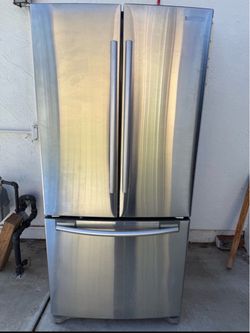 Stainless still refrigerator