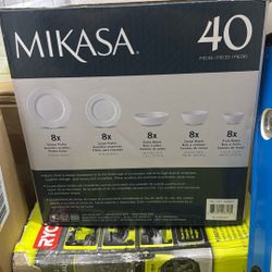 Mikasa Swirl 40-piece Bone China Dinnerware Set, New | Open Box.