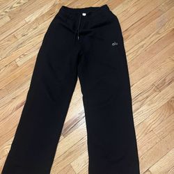Alo Pants Size S Never Worn 