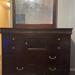 Free Dresser