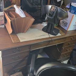 Large desk