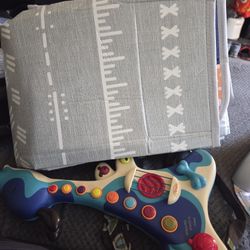 Playmat / Toy guitar