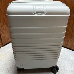 BÉIS Luggage  21” Carryon Roller Slate