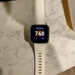 Fitbit Versus Lite Edition