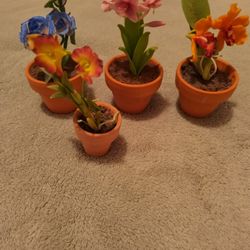 4 Dollhouse Terra Cotta Clay Flower pots with Flowers