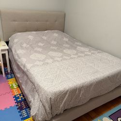 Full Size Bed With Mattress