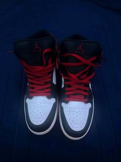 Air Jordan 1 Mid 'Gym Red Black Toe