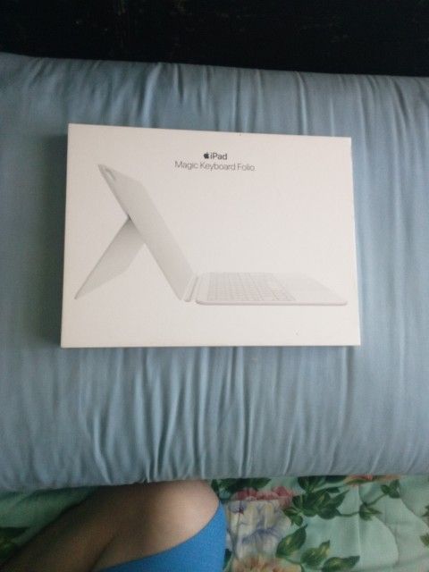 iPad Magic keyboard Folio