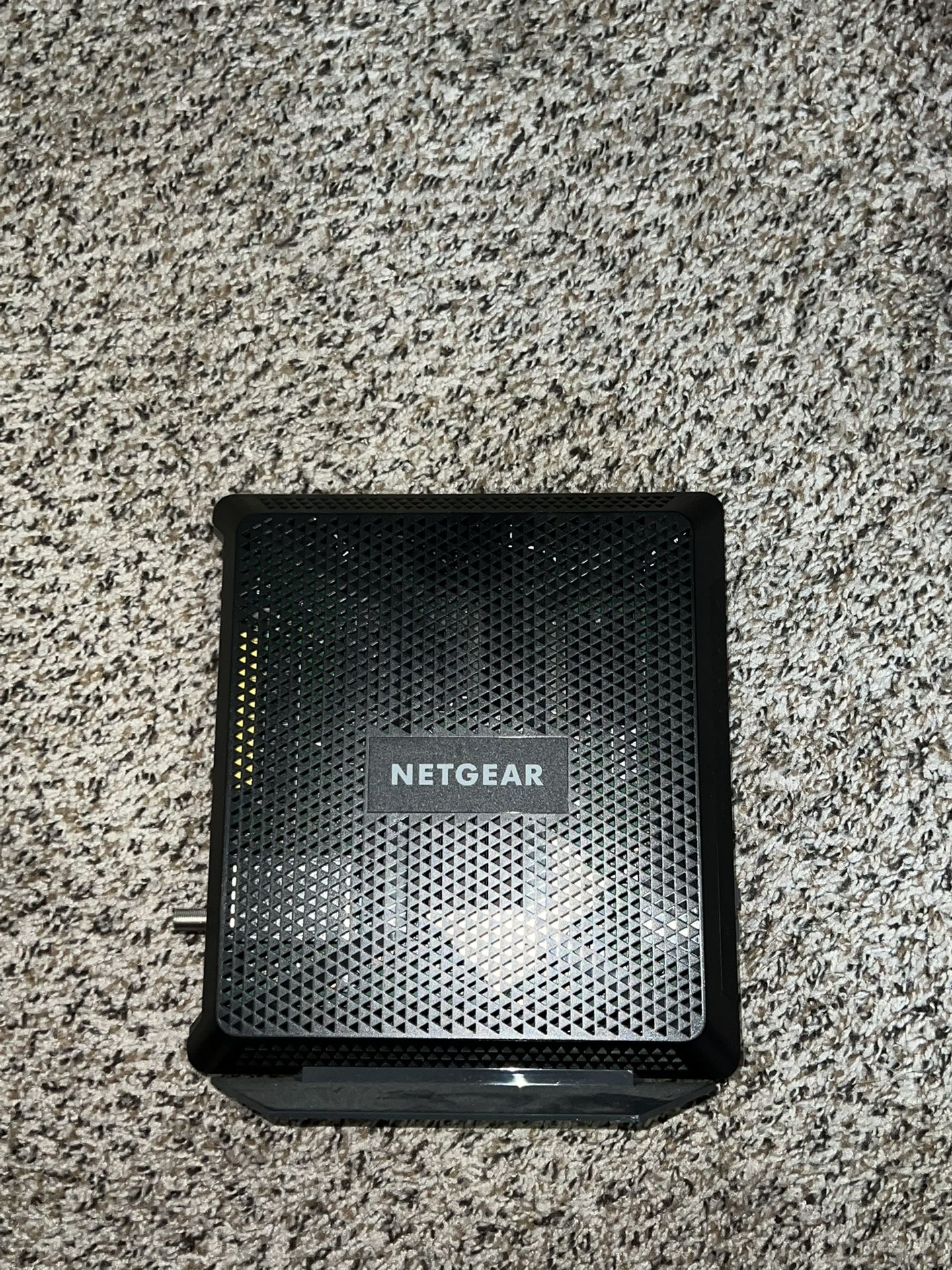 NETGEAR Nighthawk C7000v2 WiFi Modem Router Combo - Up To 800Mbps