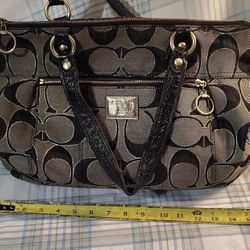 Coach Poppy Black Beige Shoulder Bag Logo Gold Hardware Double Handles
