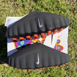 Nike Mind 001 Slide “Black Hyper Crimson”