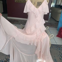 Gorgeous Ultra Light Pink Dress Size Small 🩷🩷