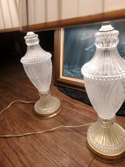 Pair of 2 vintage levington Made in the USA crystal lamps