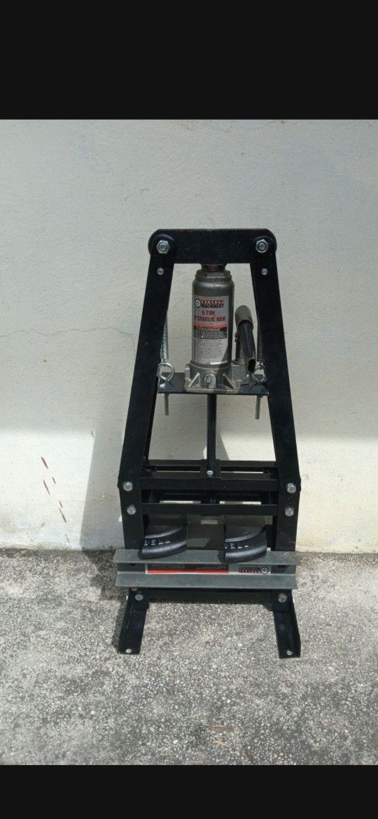 Bench Top Shop Press 6 Ton (It's Available)