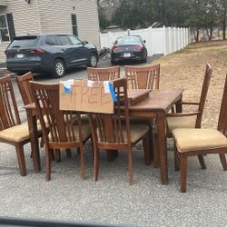 Free Table Set