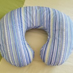 Original Boppy Nursing Pillow/Positioner With Removable Cover 