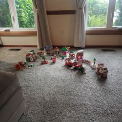 Little People (Fisher Price) Santa Village And Train