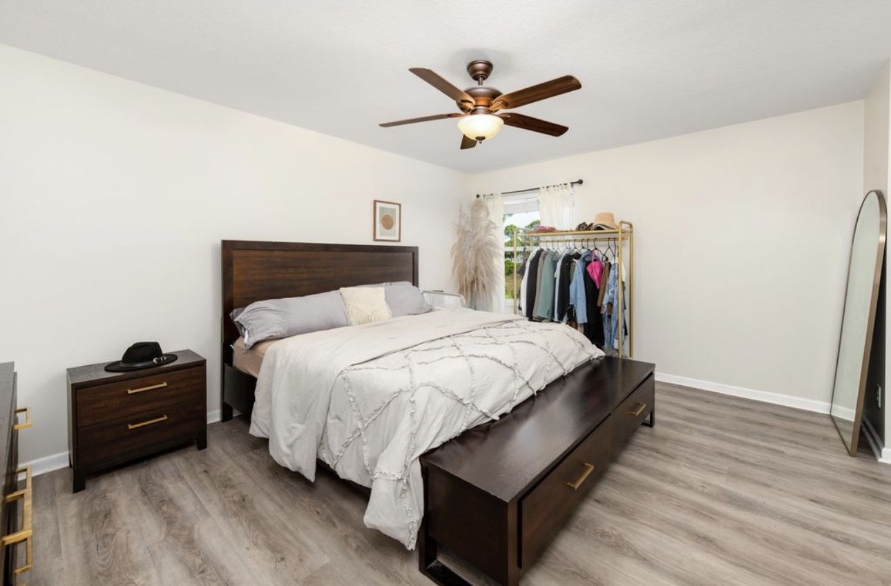 Rooms To Go Bedroom Set For Sale