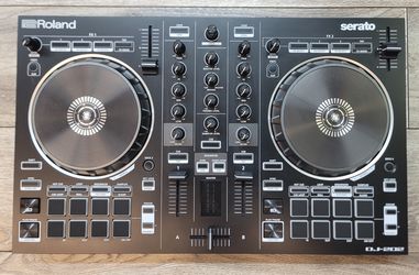 Roland DJ-202 4-deck Serato DJ Controller with Drum Machine
