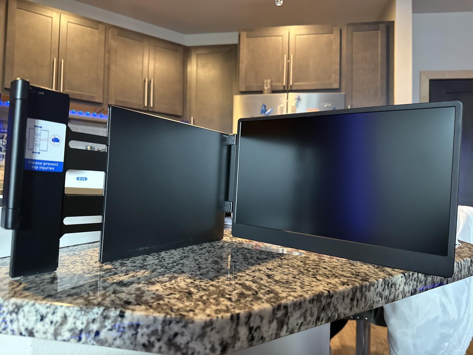 ZUMWALT Portable Laptop Screen Monitor Extender - 14" 1080P FHD Portable Monitor with Adjustable Stand for 13''-16.1'' Laptop, Plug and Play, Compatib