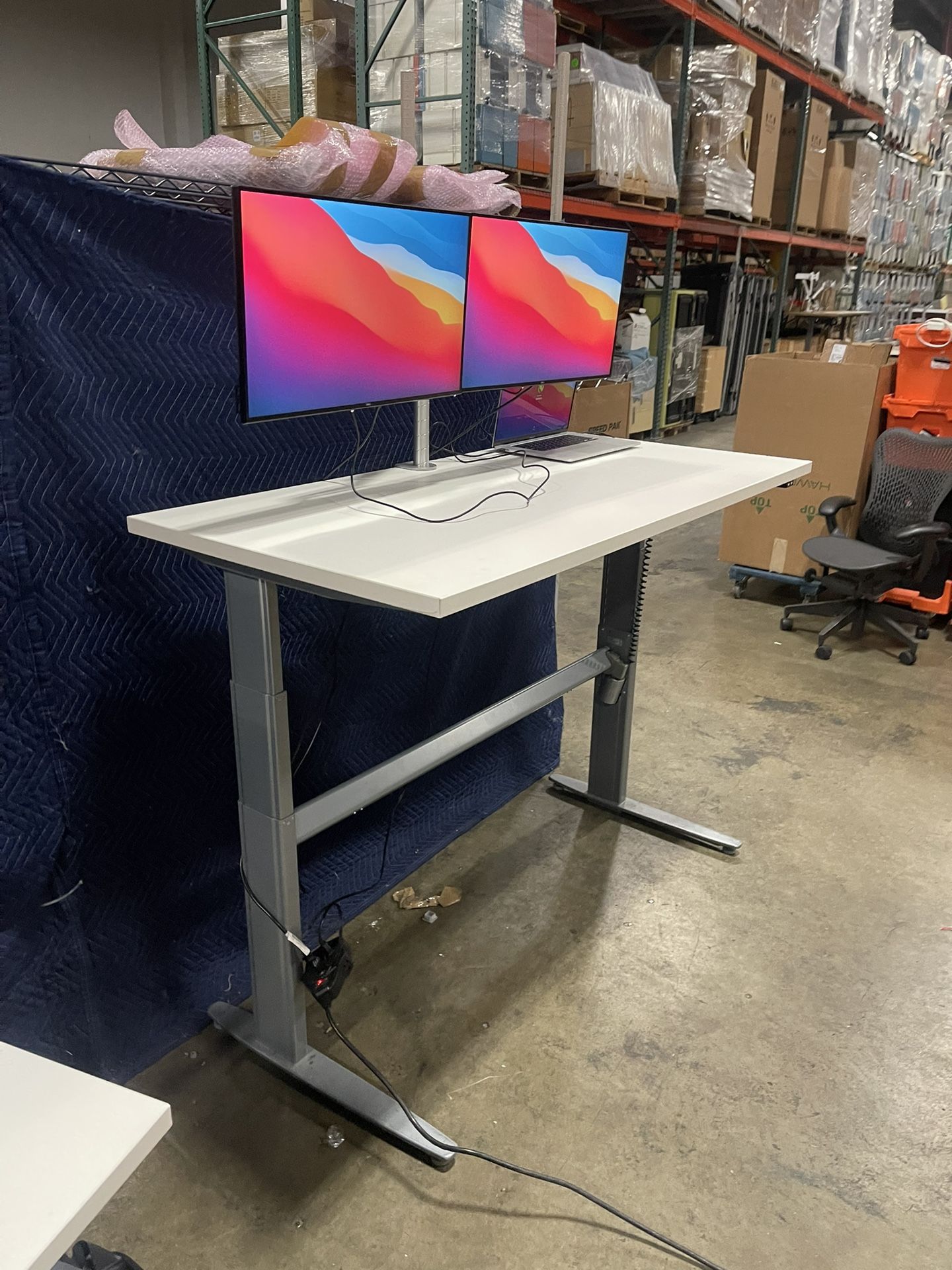 60x30 Electric Height Adjustable Tables! We Also Have Ergonomic Chairs And Monitor Arms!