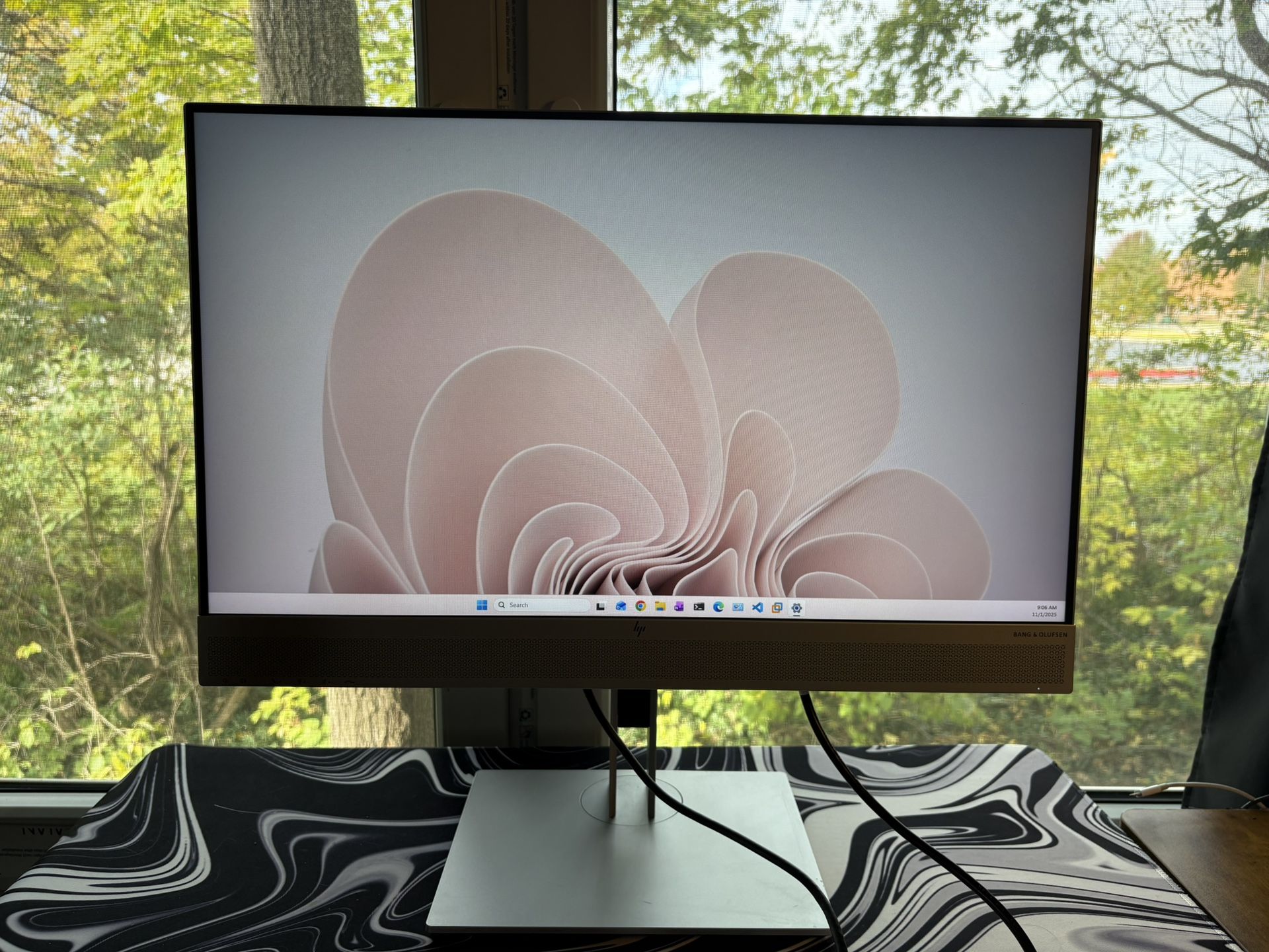 HP EliteDisplay E234M 24” 1080p WLED Monitor with Webcam