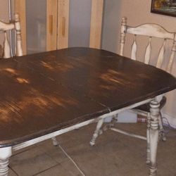Beautiful Table with 3 chairs