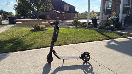 Segway Ninebot ES4 Electric Scooter