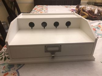 Custom cell phone / tablet / iPad charge port station